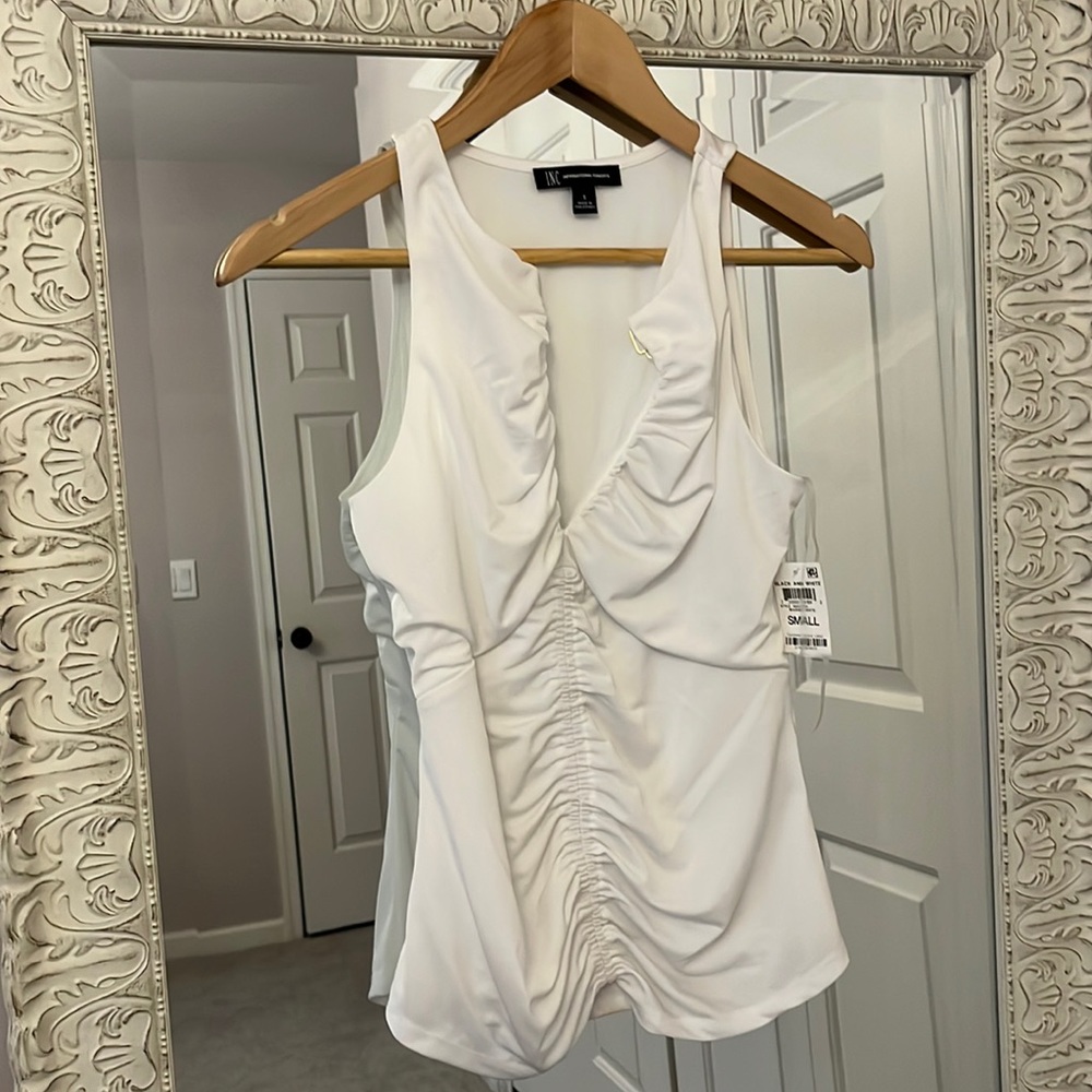 NWT INC International Concepts Top